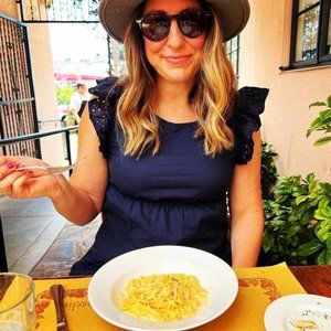 Meet your Posher, Kelli